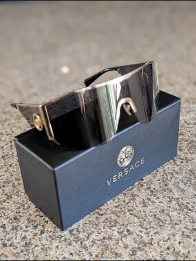 Worn ONCE!  Versace Medusa Halo Shield Sunglasses   (VE2220)